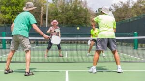 cặp tay trái tay phải Pickleball - phân chia giữa sân và tối ưu hai cú thuận tay